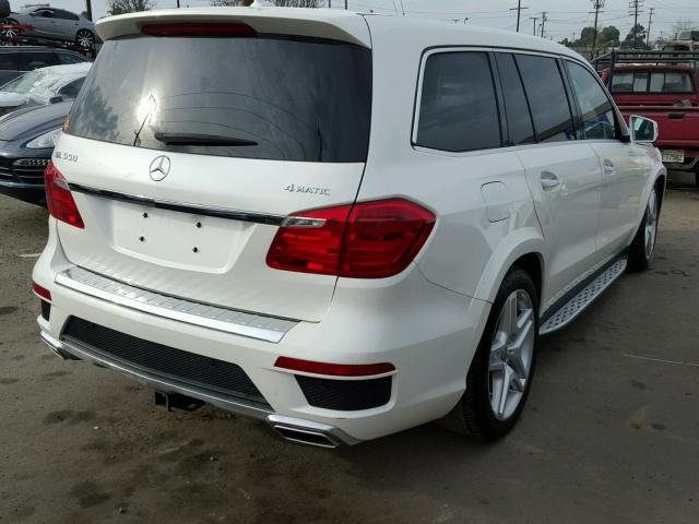 4JGDF7DE2EA431256 - 2014 MERCEDES-BENZ GL 550 4MA WHITE photo 4