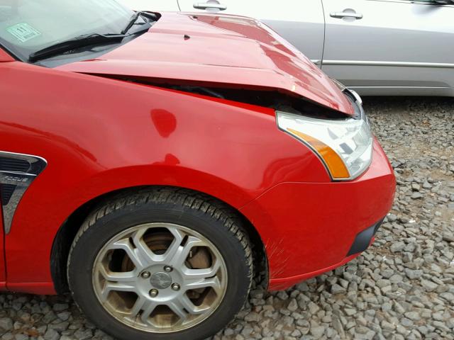 1FAHP35N98W219073 - 2008 FORD FOCUS SE RED photo 9