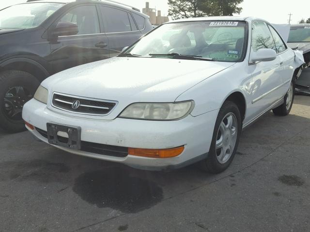 19UYA1151VL009653 - 1997 ACURA 2.2CL WHITE photo 2