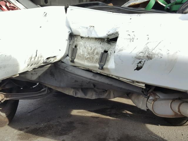 19UYA1151VL009653 - 1997 ACURA 2.2CL WHITE photo 9