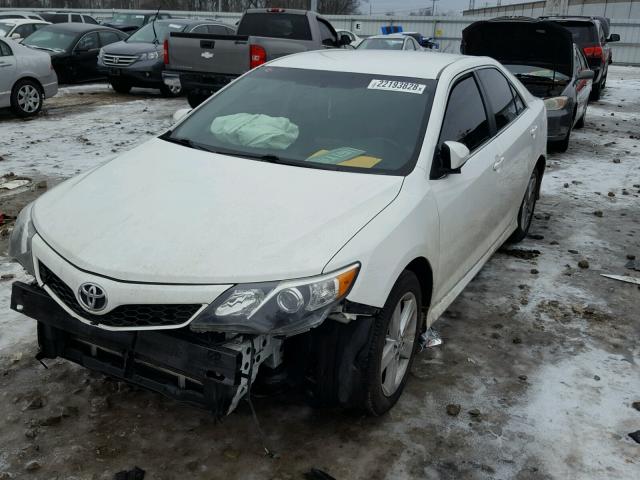 4T1BF1FK6EU752285 - 2014 TOYOTA CAMRY L WHITE photo 2