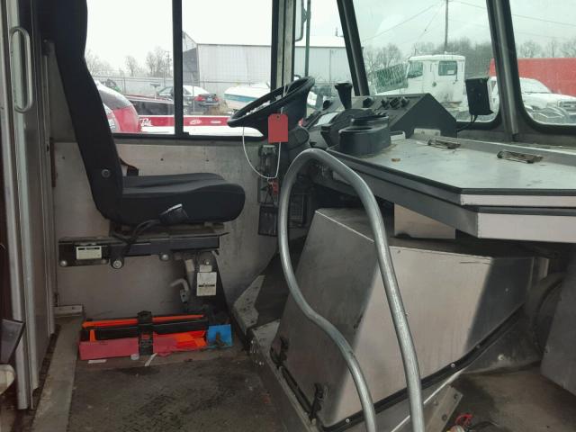 5B4JPD2U363419142 - 2006 WORKHORSE CUSTOM CHASSIS COMMERCIAL ORANGE photo 5