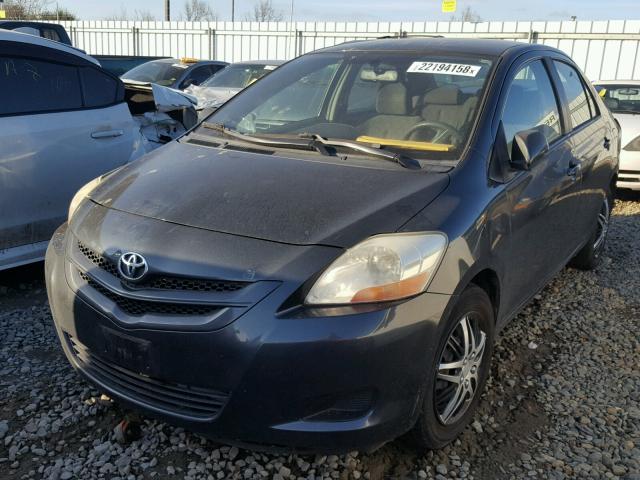 JTDBT923171047974 - 2007 TOYOTA YARIS GRAY photo 2