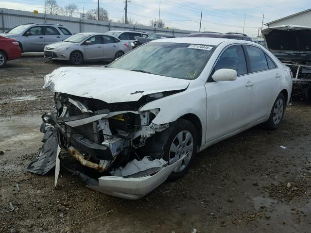 4T1BF3EK5BU741075 - 2011 TOYOTA CAMRY BASE WHITE photo 2