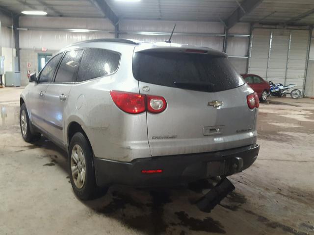 1GNEV13D29S157288 - 2009 CHEVROLET TRAVERSE L SILVER photo 3