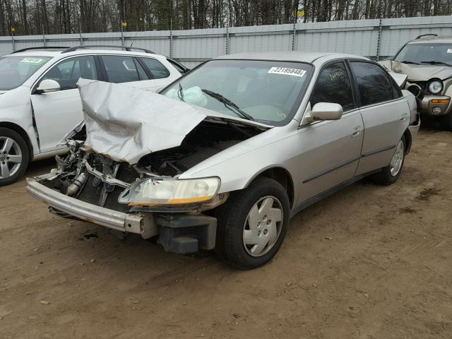 1HGCG1641WA028127 - 1998 HONDA ACCORD LX TAN photo 2