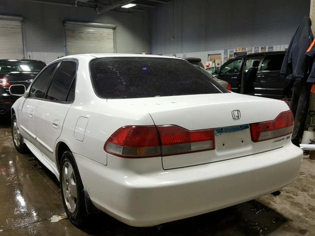 1HGCG16542A024561 - 2002 HONDA ACCORD EX WHITE photo 3