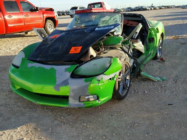 1G1YY26UX65117963 - 2006 CHEVROLET CORVETTE GREEN photo 2