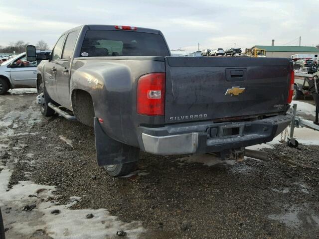 1GC4KZC85BF166743 - 2011 CHEVROLET SILVERADO GRAY photo 3