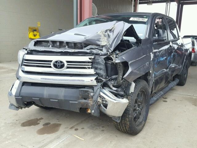 5TFEW5F16GX203770 - 2016 TOYOTA TUNDRA CRE GRAY photo 2