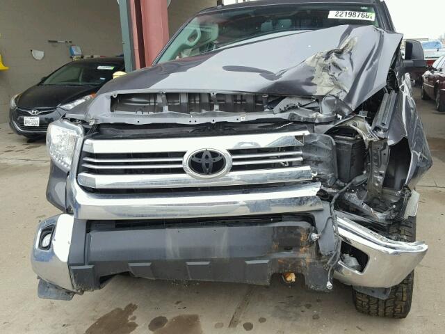 5TFEW5F16GX203770 - 2016 TOYOTA TUNDRA CRE GRAY photo 7