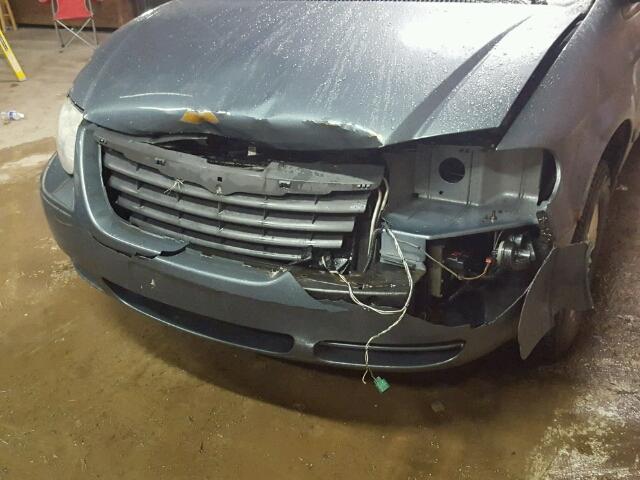 2A4GP54L36R828211 - 2006 CHRYSLER TOWN & COU BLUE photo 9