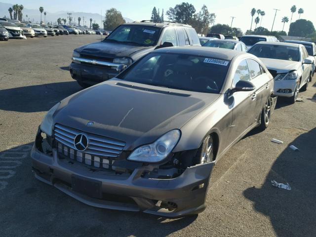 WDDDJ72X07A096238 - 2007 MERCEDES-BENZ CLS 550 GRAY photo 2