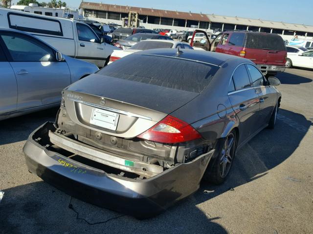 WDDDJ72X07A096238 - 2007 MERCEDES-BENZ CLS 550 GRAY photo 4