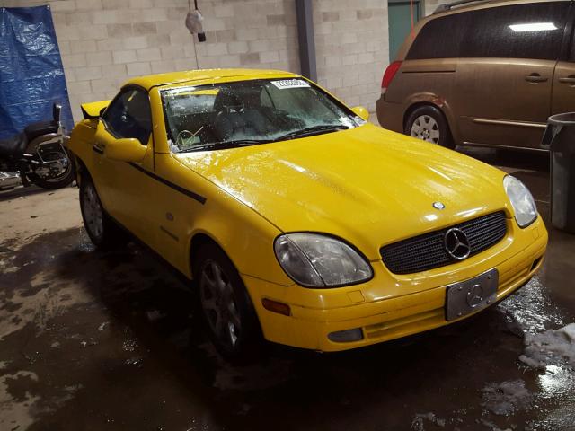 WDBKK47F3WF016590 - 1998 MERCEDES-BENZ SLK 230 KO GOLD photo 1