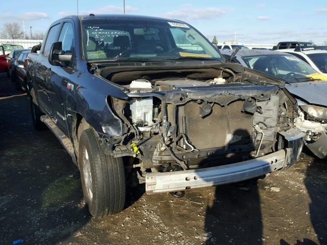 5TFDY5F15AX105889 - 2010 TOYOTA TUNDRA CRE GRAY photo 1