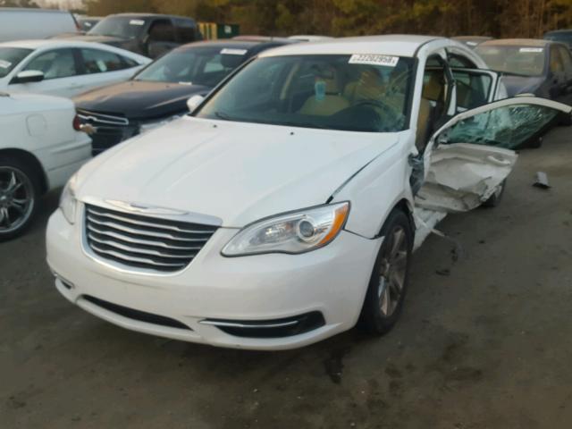 1C3CCBAB0DN670323 - 2013 CHRYSLER 200 LX WHITE photo 2