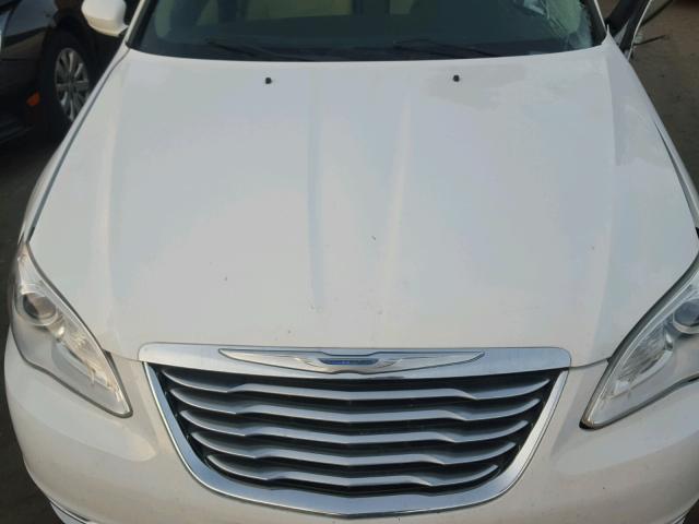 1C3CCBAB0DN670323 - 2013 CHRYSLER 200 LX WHITE photo 7