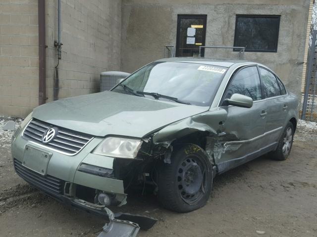 WVWRH63B63P257661 - 2003 VOLKSWAGEN PASSAT GLX GREEN photo 2