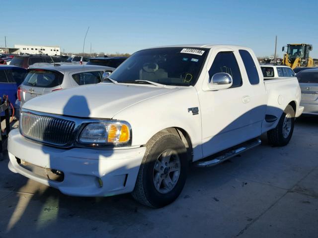 1FTRX07W42KE01121 - 2002 FORD F150 WHITE photo 2