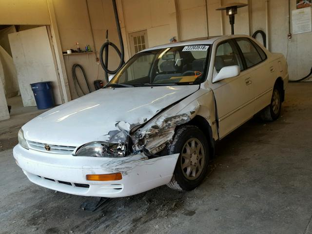 4T1SK13E3SU590153 - 1995 TOYOTA CAMRY XLE WHITE photo 2