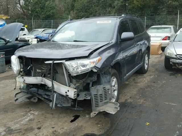 5TDZK3EH7BS042716 - 2011 TOYOTA HIGHLANDER CHARCOAL photo 2