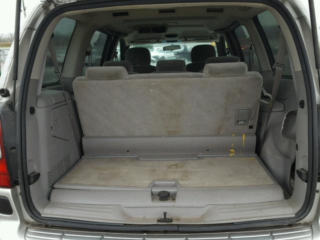 1GNDX03E94D144401 - 2004 CHEVROLET VENTURE SILVER photo 9