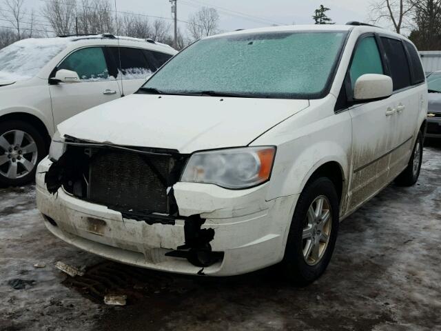 2A4RR5D17AR309544 - 2010 CHRYSLER TOWN & COU WHITE photo 2