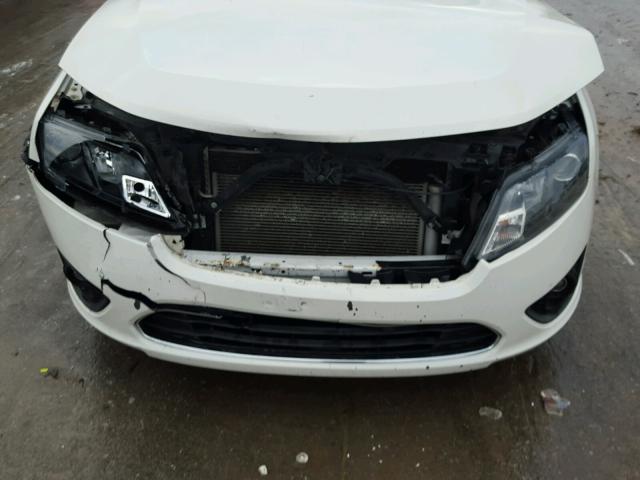 3FAHP0HA9BR145297 - 2011 FORD FUSION SE WHITE photo 9