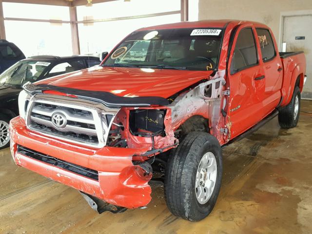 5TEMU52N06Z183582 - 2006 TOYOTA TACOMA DOU RED photo 2