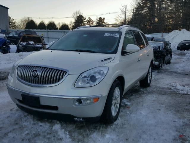 5GAKVBEDXBJ122509 - 2011 BUICK ENCLAVE CX WHITE photo 2