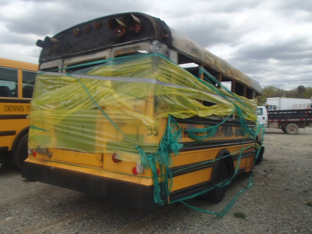 1GBJG312261152936 - 2006 CHEVROLET EXPRESS CU YELLOW photo 4