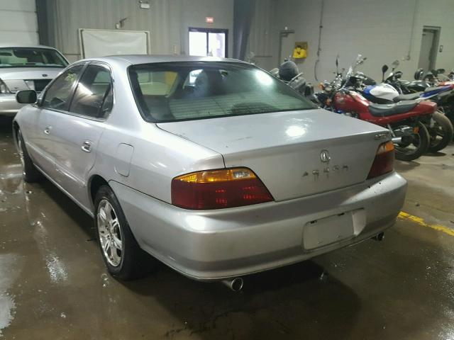 19UUA5662YA058397 - 2000 ACURA 3.2TL SILVER photo 3