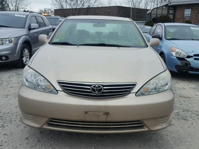 4T1BE32KX5U639668 - 2005 TOYOTA CAMRY LE BEIGE photo 9