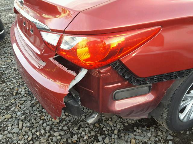 5NPEB4AC1DH699020 - 2013 HYUNDAI SONATA GLS RED photo 9