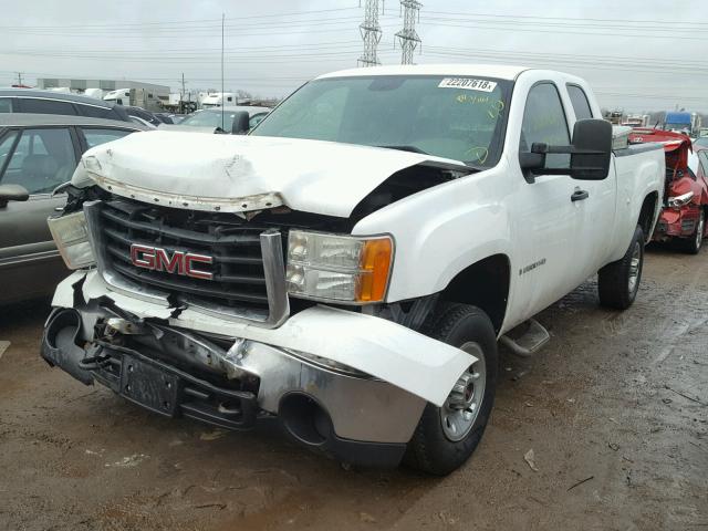 1GTHC49KX9E140109 - 2009 GMC SIERRA C25 WHITE photo 2