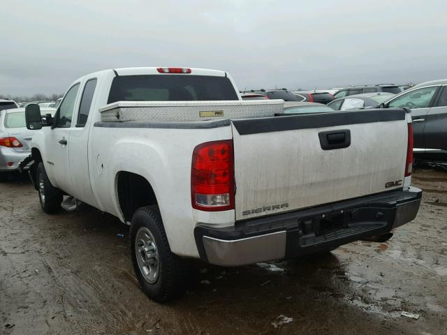 1GTHC49KX9E140109 - 2009 GMC SIERRA C25 WHITE photo 3