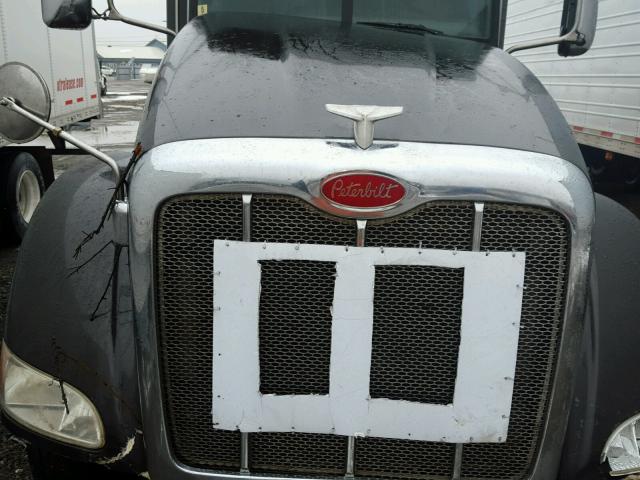 1XPHD49X8AD111970 - 2010 PETERBILT 386 BLACK photo 7