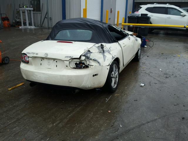 JM1NC25F870129605 - 2007 MAZDA MX-5 MIATA WHITE photo 4