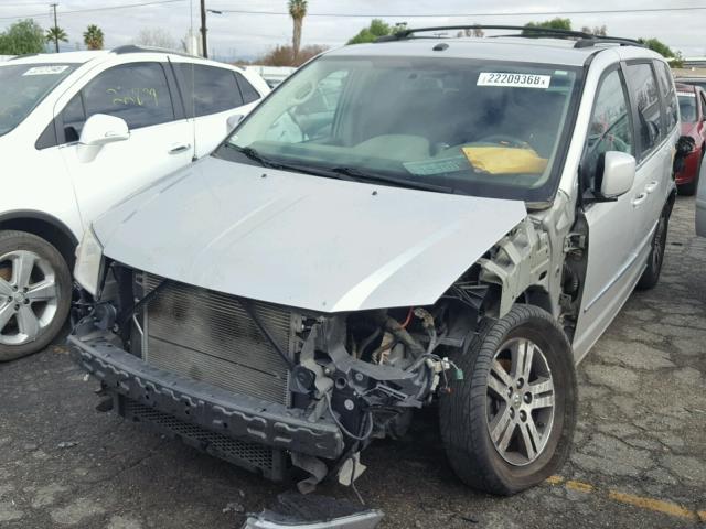 2D4RN5DX0AR138662 - 2010 DODGE GRAND CARA SILVER photo 2