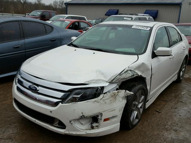 3FAHP0KC7BR133076 - 2011 FORD FUSION SPO WHITE photo 2