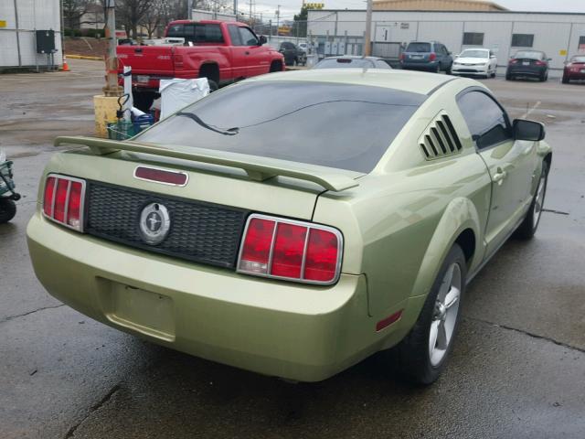 1ZVFT80N165175734 - 2006 FORD MUSTANG GREEN photo 4