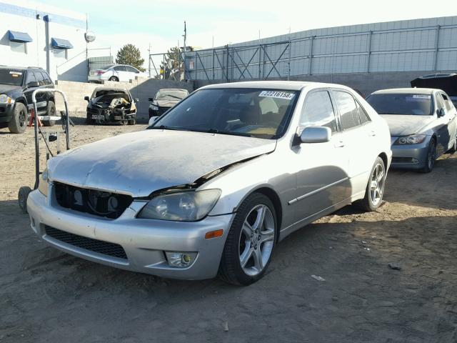 JTHBD192830069934 - 2003 LEXUS IS 300 SILVER photo 2