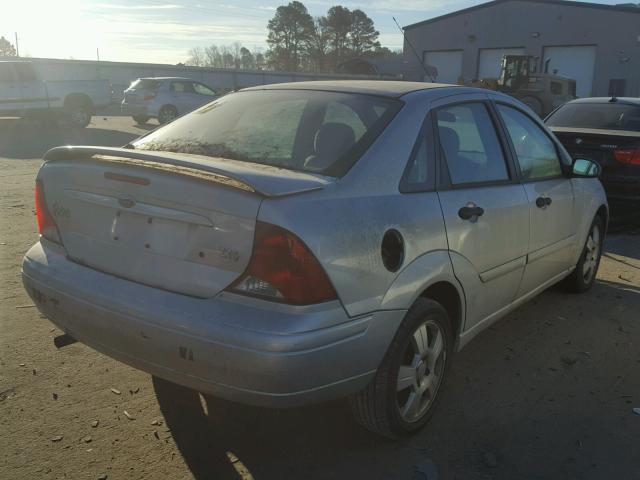 1FAFP38Z14W136947 - 2004 FORD FOCUS ZTS GRAY photo 4