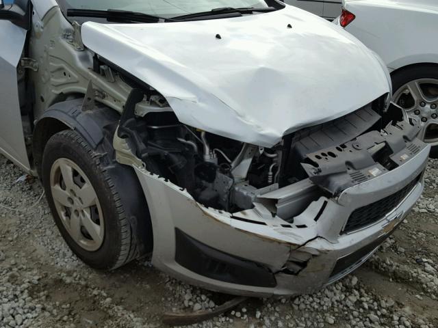 1G1JB5SH4D4132958 - 2013 CHEVROLET SONIC LS SILVER photo 9