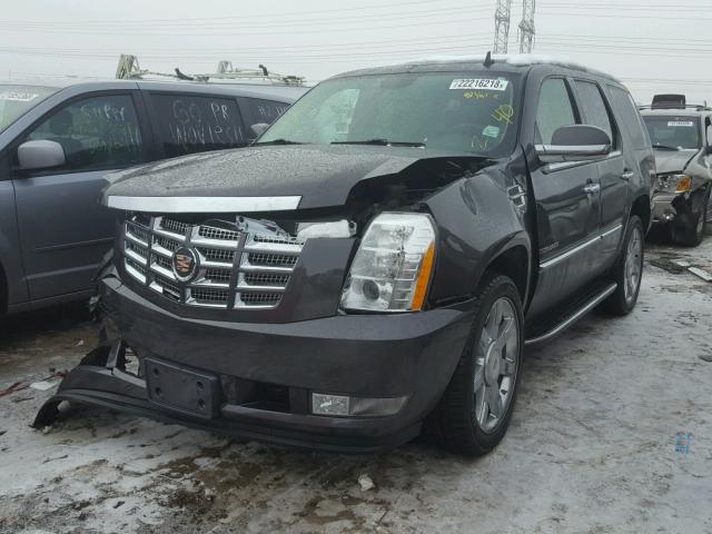 1GYUKAEF0AR111587 - 2010 CADILLAC ESCALADE GRAY photo 2