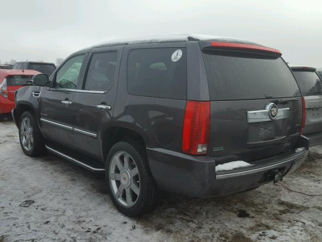 1GYUKAEF0AR111587 - 2010 CADILLAC ESCALADE GRAY photo 3