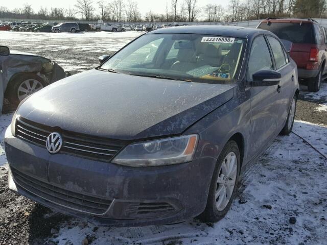 3VWD17AJ3EM434350 - 2014 VOLKSWAGEN JETTA SE BLUE photo 2