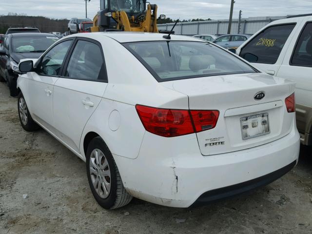 KNAFT4A22A5865868 - 2010 KIA FORTE LX WHITE photo 3