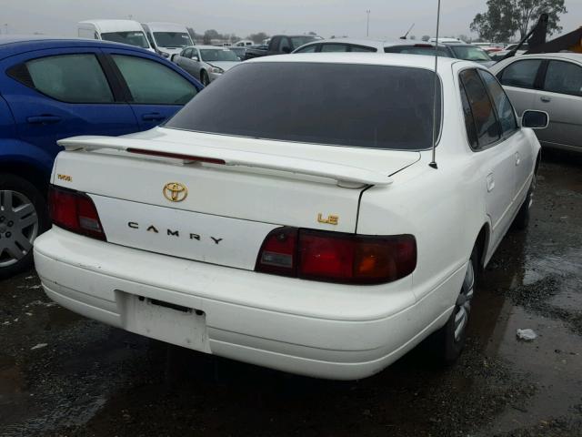 JT2BG12K1T0339582 - 1996 TOYOTA CAMRY DX WHITE photo 4